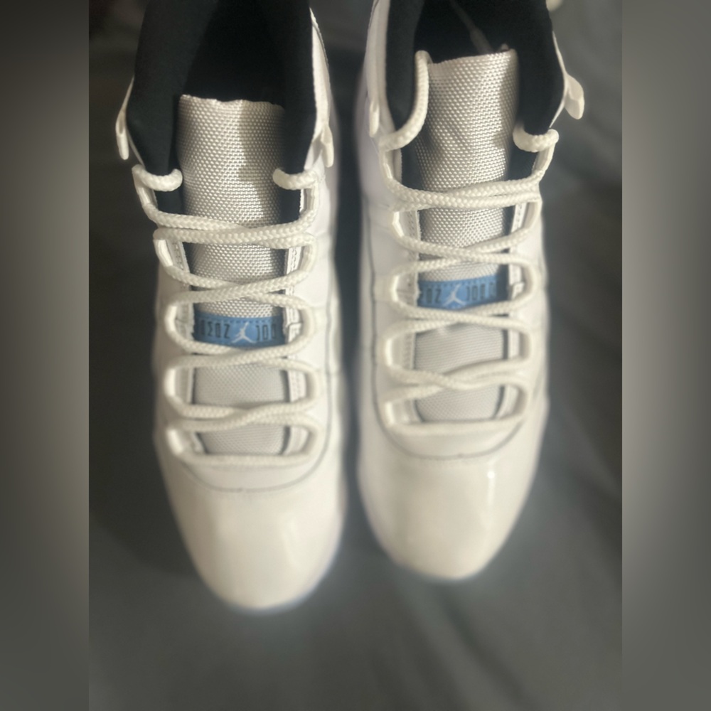 Jordan Air 11 Retro White and Blue